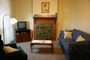 A Settler's Cottage - Accommodation Newcastle 2