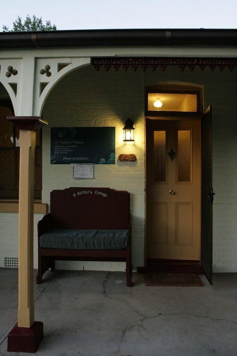 A Settler's Cottage - Accommodation Newcastle 1