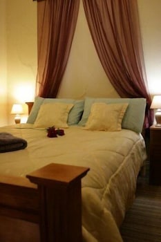 A Settler's Cottage - Accommodation Newcastle 5