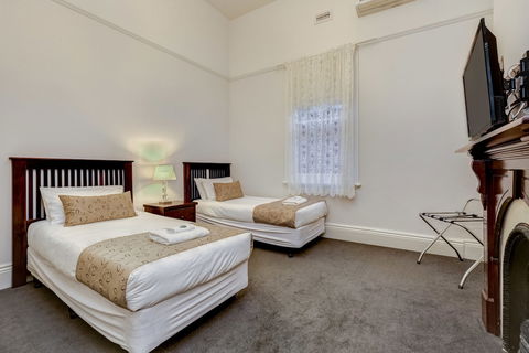 Seymours On Lydiard - Accommodation Newcastle 1