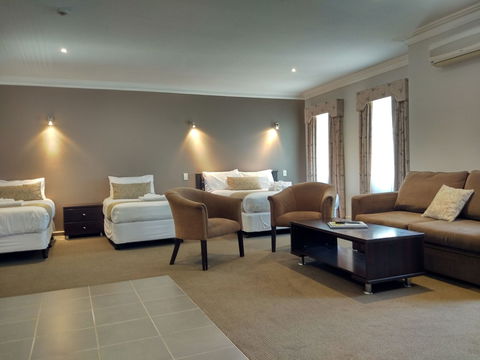 Seymours On Lydiard - Accommodation Newcastle 6