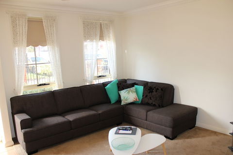 Seymours On Lydiard - Accommodation Newcastle 2