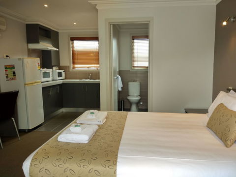 Seymours On Lydiard - Accommodation Newcastle 5