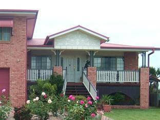 Ayr Bed & Breakfast On McIntyre - Accommodation Newcastle 1
