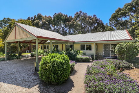 All Seasons Mansfield - Accommodation Newcastle 3