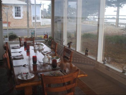 Vue De M Bed & Breakfast - Accommodation Newcastle 4