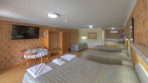 The Golfers Inn - Accommodation Newcastle 6