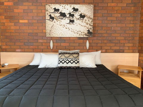 Peter Allen Motor Inn - Accommodation Newcastle 4