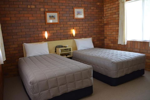 Peter Allen Motor Inn - Accommodation Newcastle 3