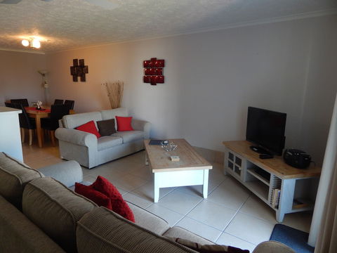 Tranquil Shores Holiday Apartments - Accommodation Newcastle 6