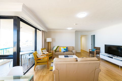 Burgess @ Kings Beach Apartments - Accommodation Newcastle 2