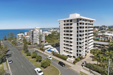 Burgess @ Kings Beach Apartments - Accommodation Newcastle 0