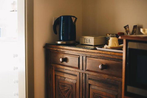 Strathbourne Accommodation Hamilton House - Accommodation Newcastle 4