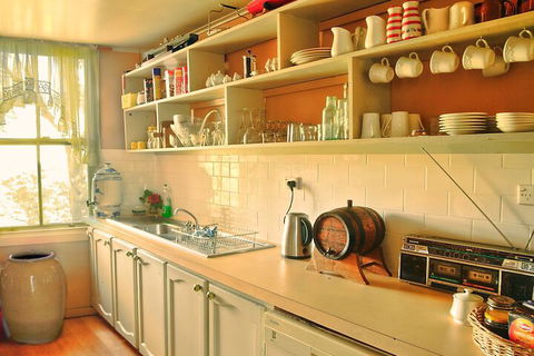 Two Story Bed & Breakfast - Accommodation Newcastle 3