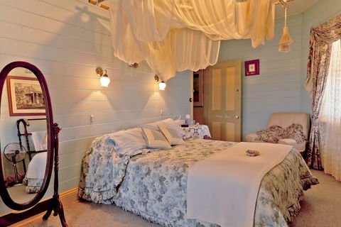 Two Story Bed & Breakfast - Accommodation Newcastle 5