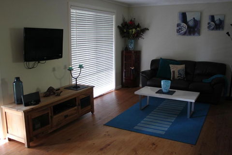 Franciscas Cottage - Accommodation Newcastle 6