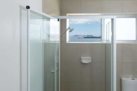 Bay 10 Accommodation - Accommodation Newcastle 0