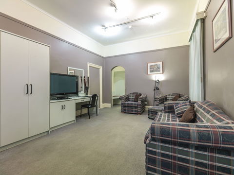 Grand Tasman Hotel - Accommodation Newcastle 5