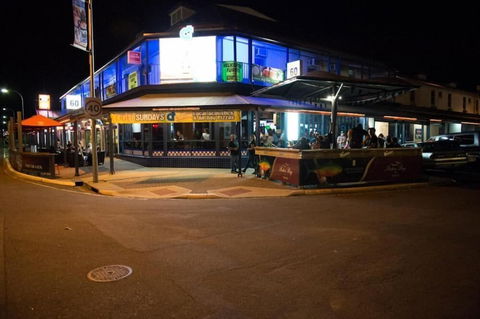 Grand Tasman Hotel - Accommodation Newcastle 2