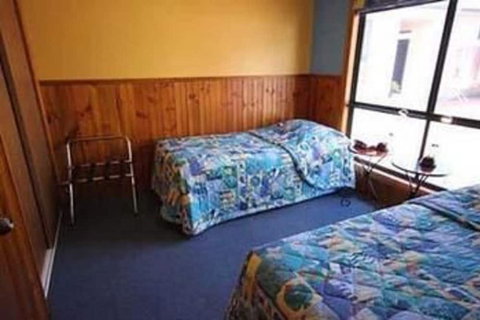 Bicheno's A Plus Apartments - Accommodation Newcastle 3