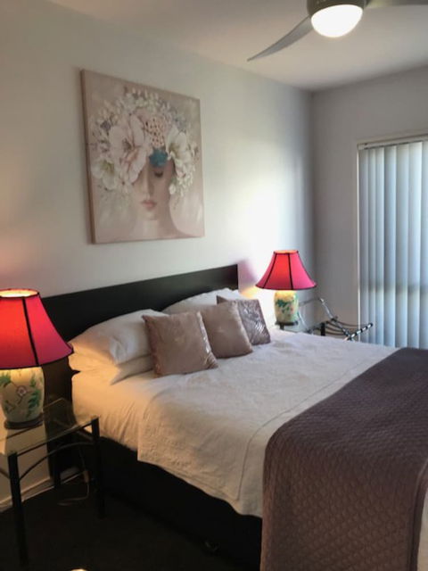 Corlette Retreat - Accommodation Newcastle 3