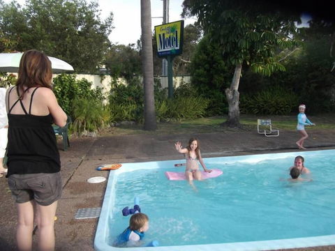 Corlette Palms Motor Inn - Accommodation Newcastle 0