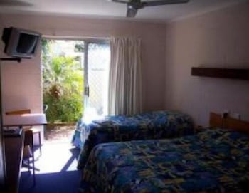 Corlette Palms Motor Inn - Accommodation Newcastle 2