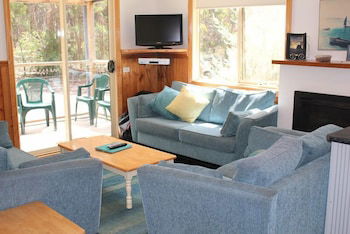 Lorne Bush House Cottages & Eco Retreats - Accommodation Newcastle 5