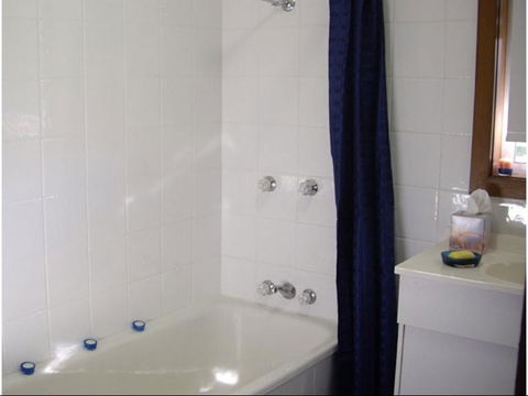 Brilex Park B & B - Accommodation Newcastle 3