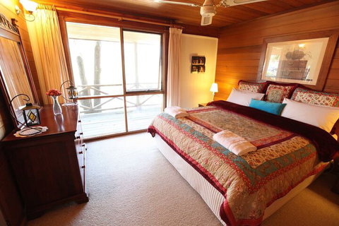 Silverpoint Accommodation - Accommodation Newcastle 7