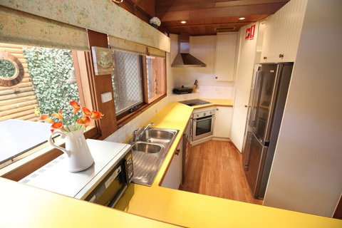 Silverpoint Accommodation - Accommodation Newcastle 6