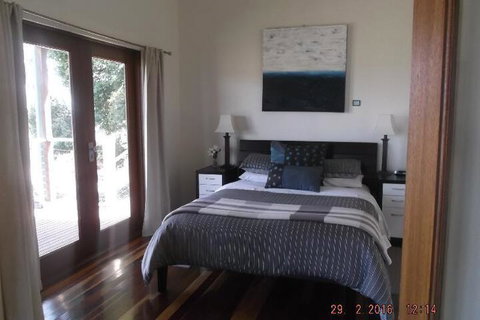 Outlook Hill Pavilion Suites & Spa Cottages - Accommodation Newcastle 4