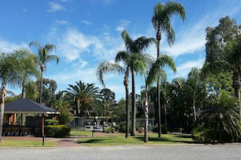 Sportsmans Motor Inn - Accommodation Newcastle 0