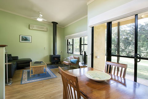 Milton Country Cottages - Accommodation Newcastle 4