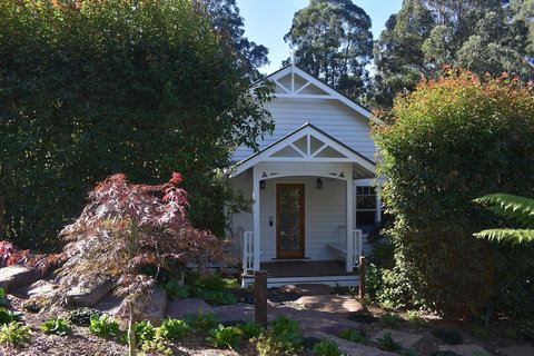 Gatehouse Cottage At Merrow Cottages - Mt Dandenong - Accommodation Newcastle 1