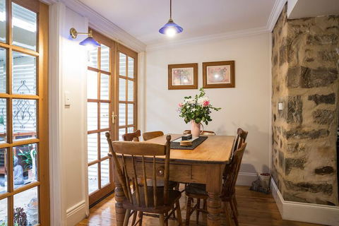 Wishing Well Cottage - Accommodation Newcastle 4