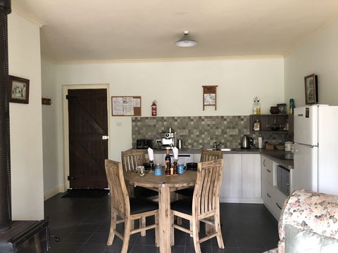 St Helens Country Cottages - Accommodation Newcastle 3
