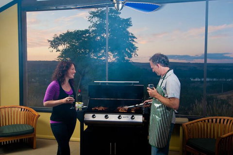 Riverview Rise Retreats - Accommodation Newcastle 2