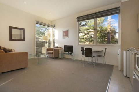 Plum North Melbourne - Accommodation Newcastle 6