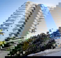 Surfers Mayfair - Accommodation Newcastle