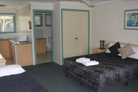 Sanctuary Lakes Fauna Retreat - Accommodation Newcastle 7