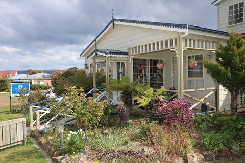Swansea Cottages & Motel Suites - Accommodation Newcastle 0