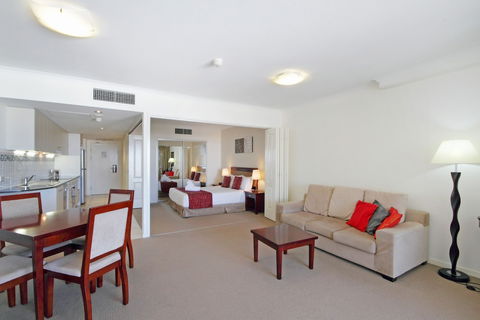 Ocean Views Resort - Accommodation Newcastle 6