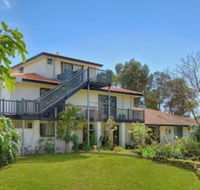 Martin Fields Beach Retreat - Accommodation Newcastle