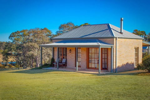 Berenbell Vineyard Retreat - Accommodation Newcastle 3