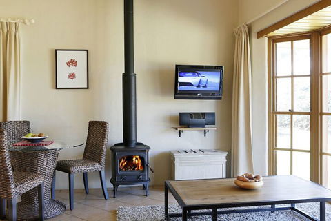 Berenbell Vineyard Retreat - Accommodation Newcastle 6