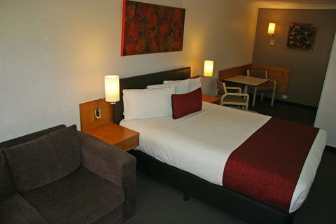 Hermitage Motor Inn - Accommodation Newcastle 6