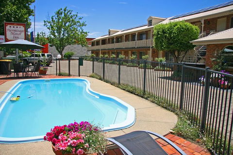 Hermitage Motor Inn - Accommodation Newcastle 4