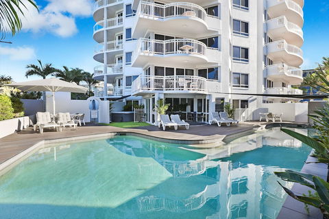 Beachside Resort - Kawana Waters - Accommodation Newcastle 3