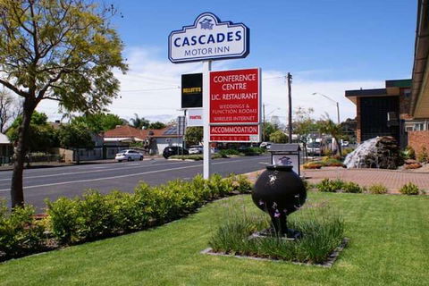 Cascades Motor Inn - Accommodation Newcastle 3